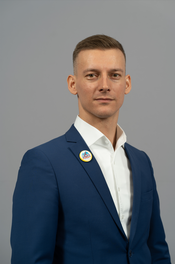 Смолин Роман Константинович.